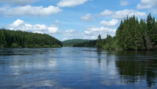 Québec recule, et protégera la rivière Péribonka