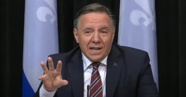 Québec : François Legault brandit la menace des remorqueuses