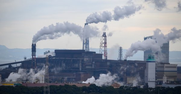 Le gouvernement Legault critiqué pour ses cibles en environnement