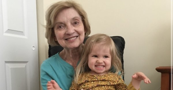 Journée des grands-parents: Tati appelle ses grands-mères!